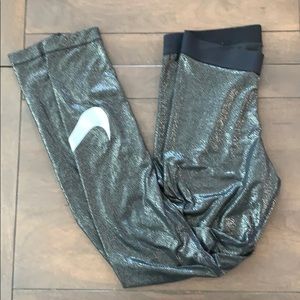 Nike elastic waist legging iridescent dri fit M